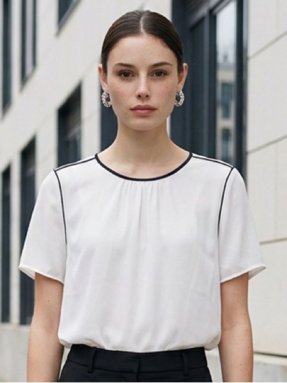 Banana Republic White Black Solid Chiffon Pleated Round Neck Blouse M